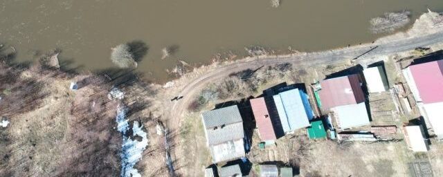 В одном из поселков Ивановской области река затопила два участка